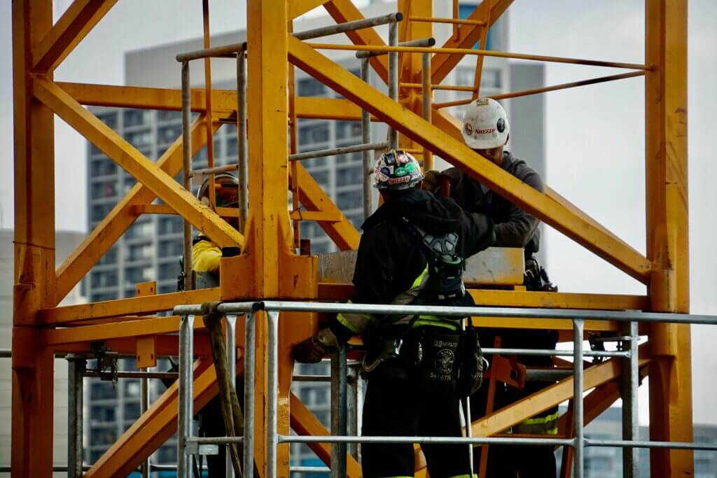 proteccion colectiva en altura con trabajadores
