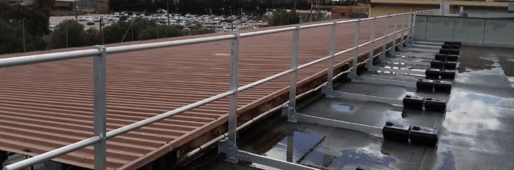 barandillas contrapesadas instaladas en una cubierta