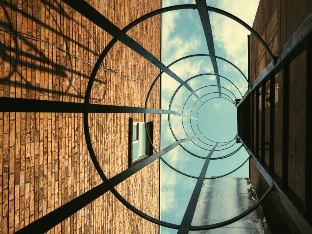 escala fija en exterior